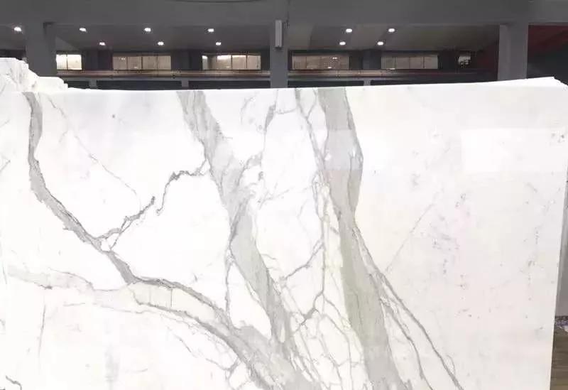 石材也是奢侈品?来看看鱼肚白大理石吧