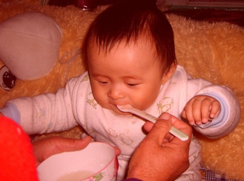 怎么教育孩子不乱碰东西 78eca0ba25bf420eb69b996256f74962.png