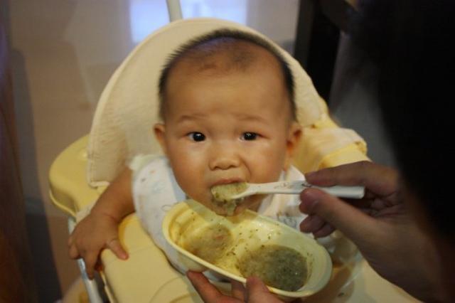 每日说育儿知识：儿科医生坦言：娃要常喝1种粥，脾胃好不积食，一冬少生病