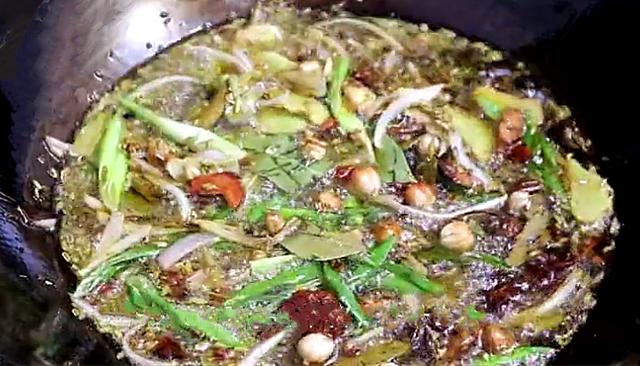 怎样做腊肉才能又亮又黄 7e1c4263d36942b9861157c79ade443e.jpeg