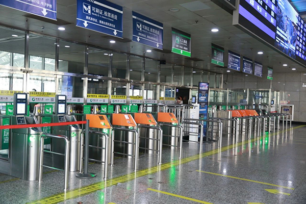 明天起，上海虹桥等48个长三角区域内火车站将启用电子客票