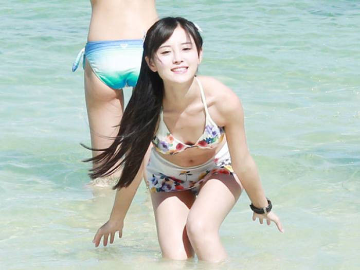 因snh48曾拍摄过沙滩mv, 鞠婧祎罕见泳装照曝光? 粉丝