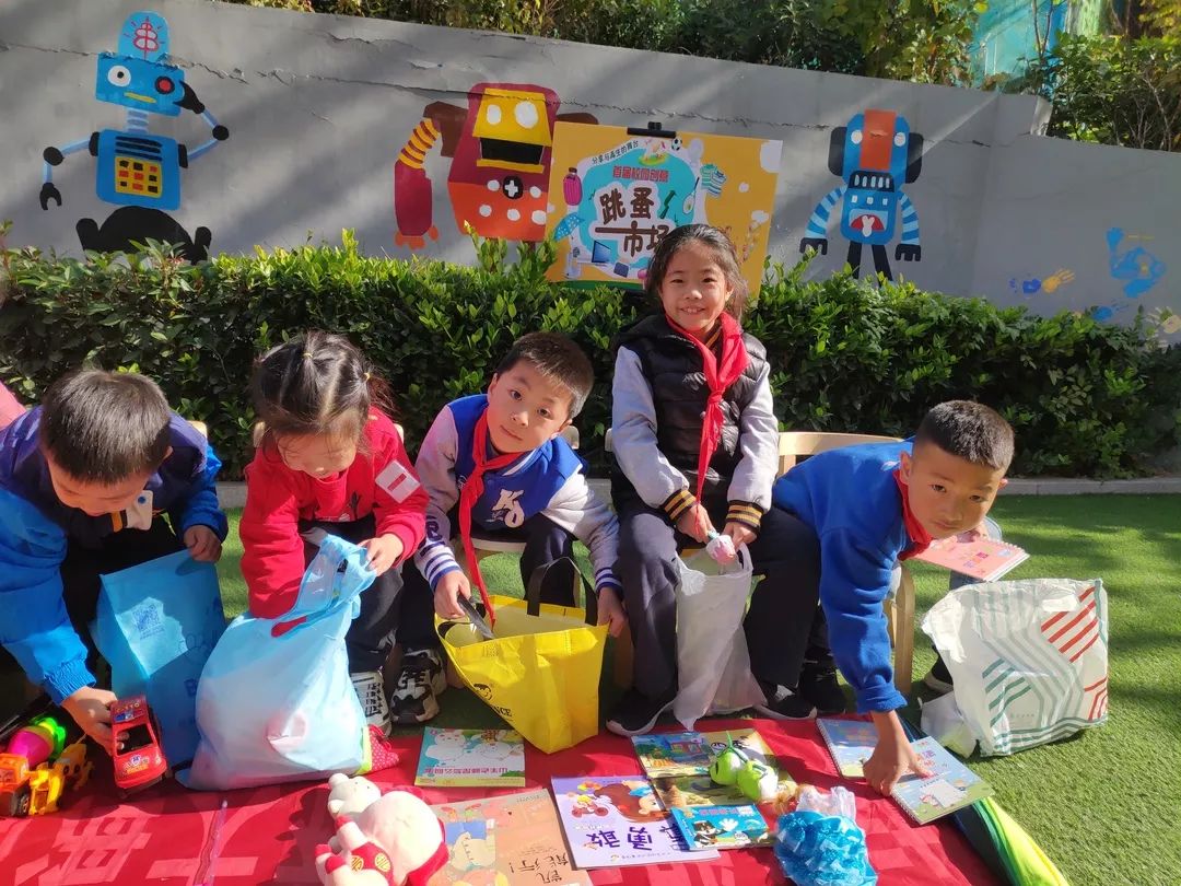 跳蚤市场是什么样子 b7d548c26fa9475c8fa32ec283d697c3.jpeg