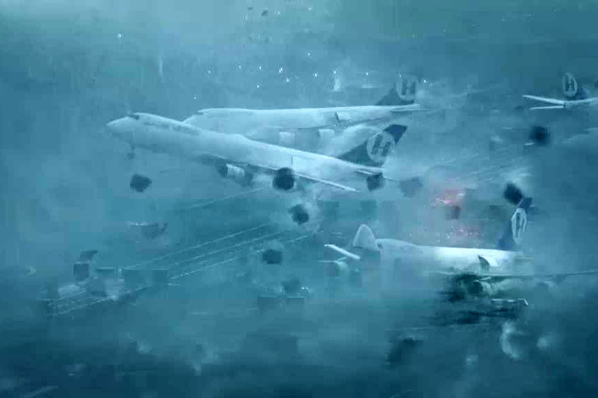 美国灾难片:龙卷风瞬间摧毁飞机场,飞机吸入风眼,场面震撼惊险