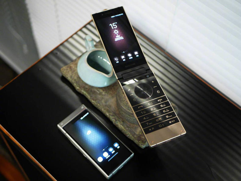 翻盖折叠屏手机三星价格 dfce6e4cd6024f419809ffae05c3275d.jpeg