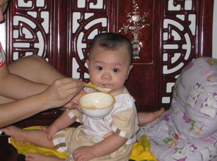 「蓝象宝贝育儿」告诫：脾胃虚弱的孩子，冬季这3类食物要少吃，容易积食不发育