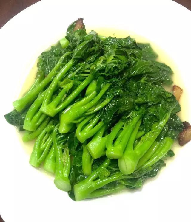 如何炒黄花比较好吃 e35cf509ca9c465e93b967d6fe24fafa.jpeg