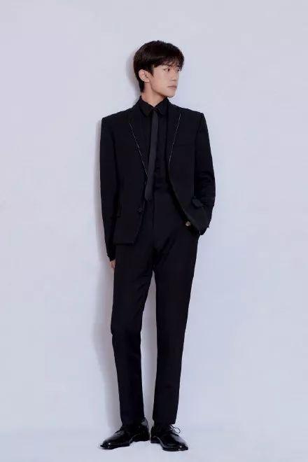 易烊千玺的电影都是什么时候拍摄的 ed8c3d00202240429c308514b18b5269.jpeg