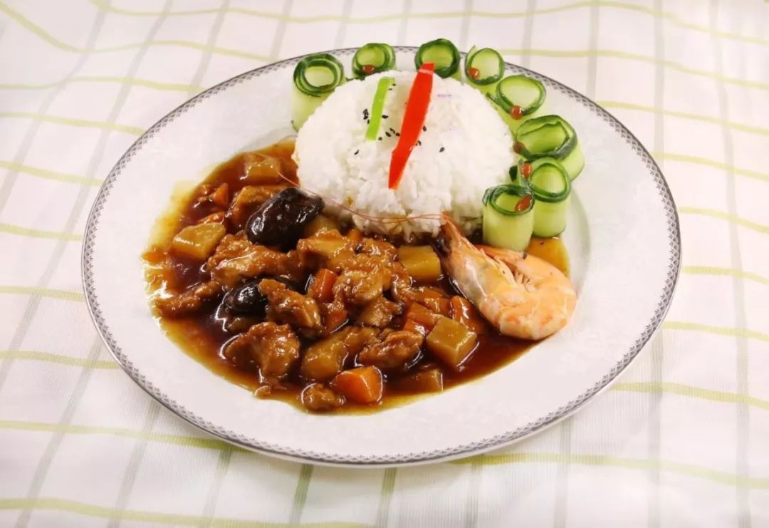 麻辣鸡丁饭