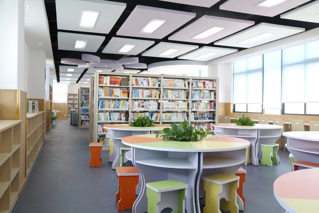 五和小学图书馆作为学校文化建设的重要部分之一,扎实开展各项阅读