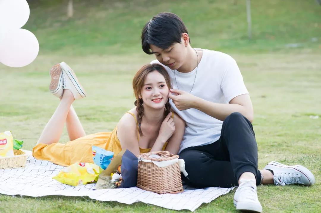 免费拍情侣写真、结婚登记照!深圳这家宝藏店