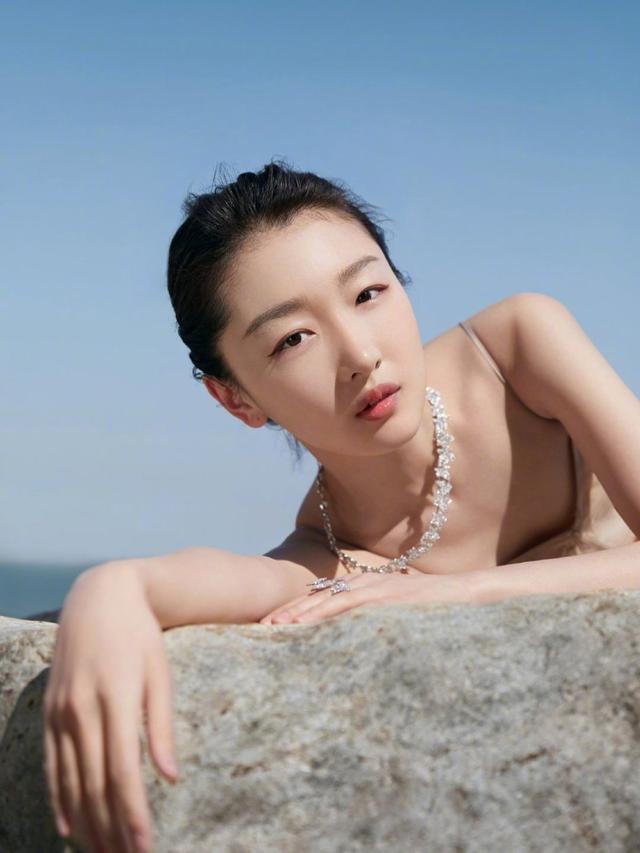 后背有痘印怎么穿婚纱_后背有痘印是什么原因(2)