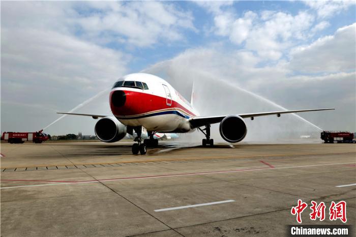 “智利—宁波”东航物流洲际货运航班首航