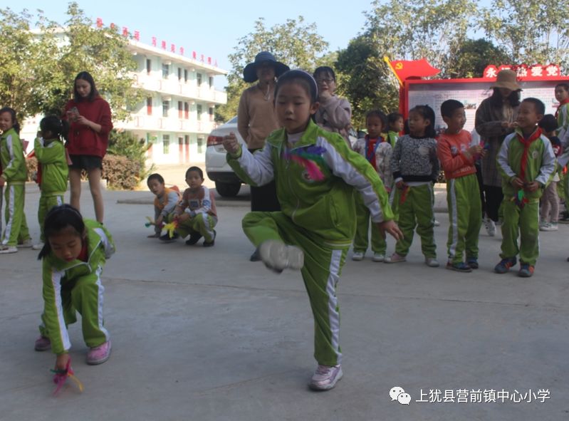 上犹营前小学发生的一幕