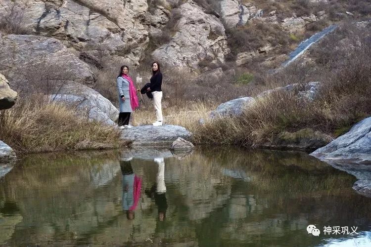 嵩山大峡谷紧靠嵩山太室山脉主脊,起点在巩义市夹津口镇公川村,经韵沟