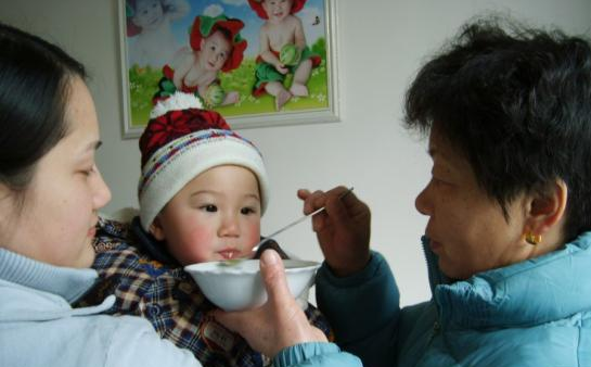 樱桃育儿经：马上小雪，给娃穿衣记准“三暖三凉”，宝宝少生病，妈妈少担心