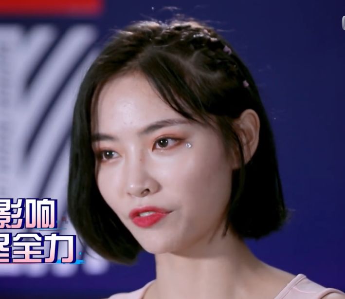 女明星同款发型简单的 20cc14ffb8b94aab931f396595f31333.jpeg