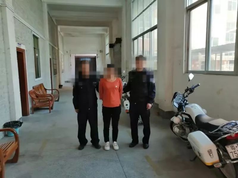 目前,嫌疑人陈某某因涉嫌盗窃被依法刑事拘留,现案件在进一步审理中.