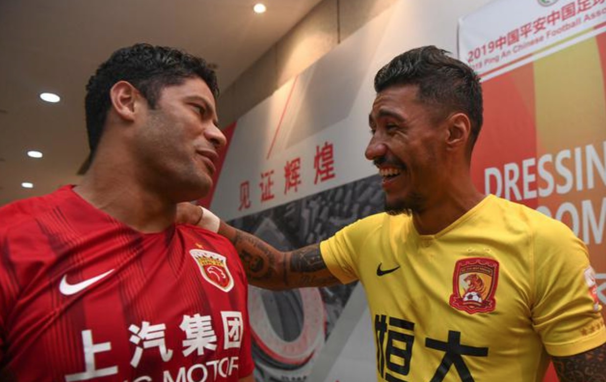 相比恒大近况的低迷,上港的状态强势回暖,9月份跟10月份的4场比赛