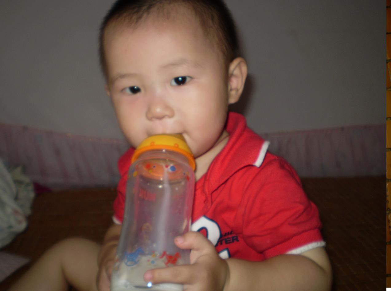 [蓝象宝贝育儿]“大人饭”孩子什么时候能吃？1岁之前不要乱喂，影响脾胃的健康