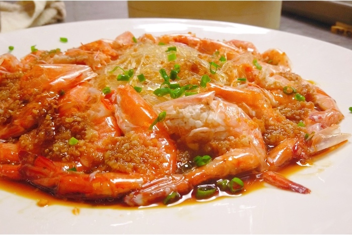 大厨教你蒜蓉粉丝虾家常做法,简单制作出美味又营养的虾