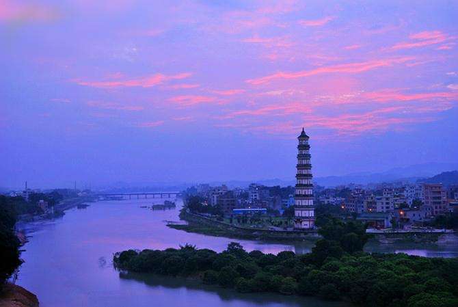 高州的人口_高州粤龙山风景区图片