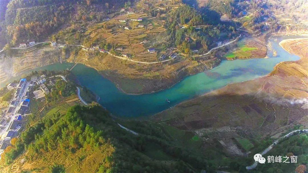 鹤峰人口_鹤峰屏山图片