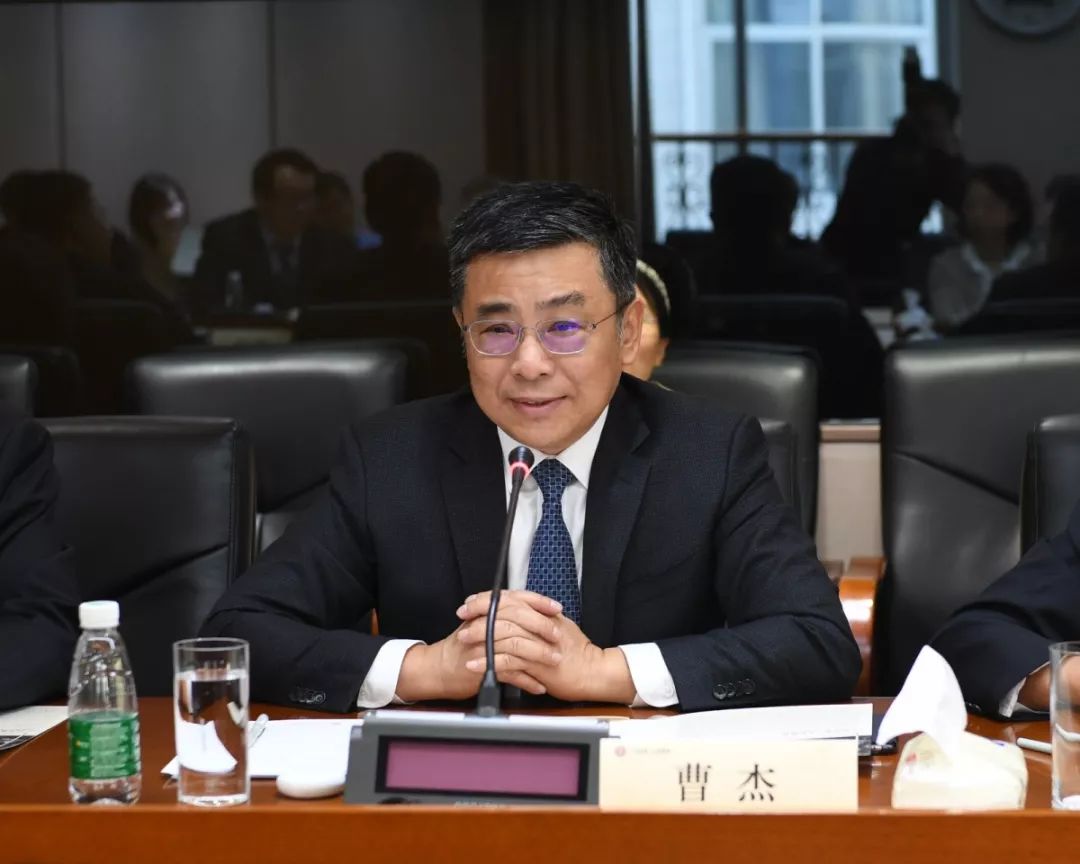 特聘教授们对曹杰院长的介绍表示印象深刻,对医院特聘教授平台的建立