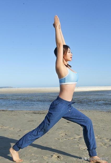 女明星泛亚电竞练瑜伽一个比一个狠优美姿势难度超大堪比教练(图2)