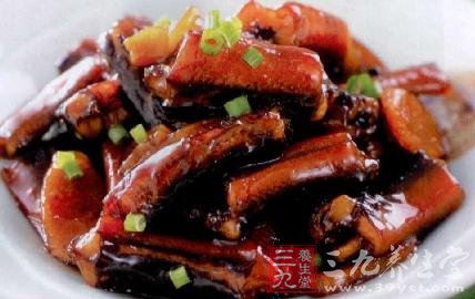 怎么杀黄鳝最正确的方法 e8232090183f41eba16727175b2c7853.jpeg