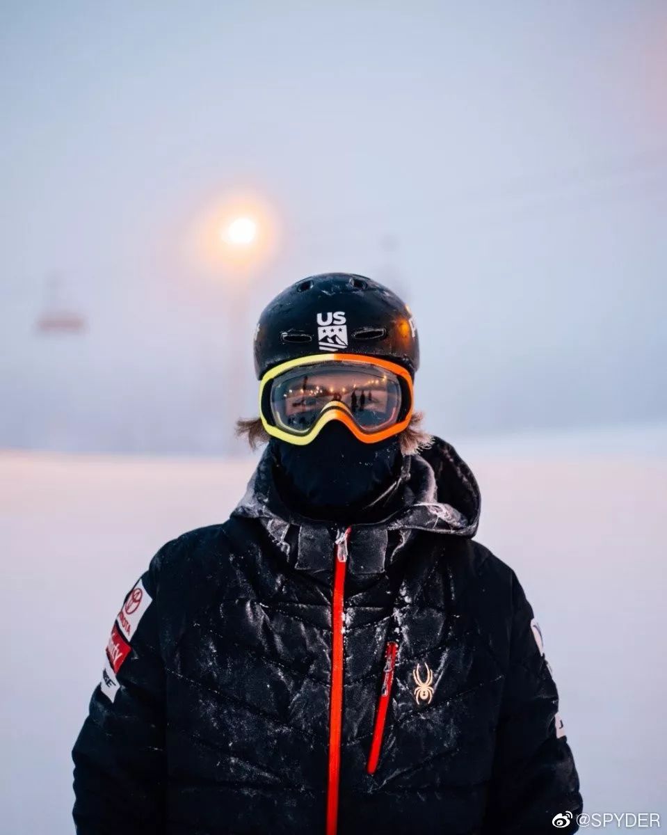 谈球吧体育戳进来 雪季还没到我的专业滑雪服已经入手（穿上超有型！）(图19)