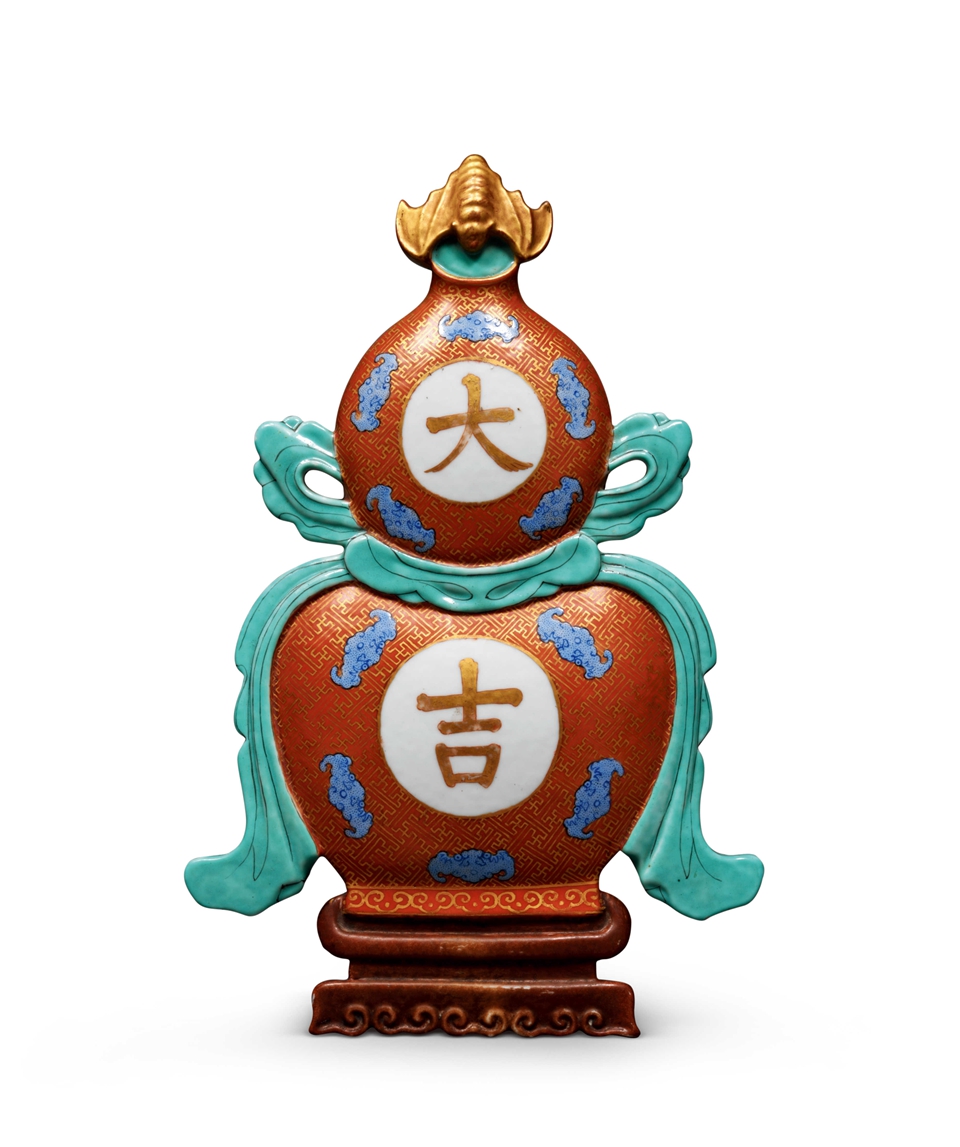 紫檀笔筒一个46万，比黄花梨更有投资价值？紫檀成市场香饽饽_家具