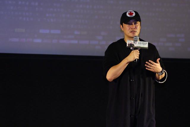 陈思诚出席电影《误杀》放映会，直言不要给别人贴标签 