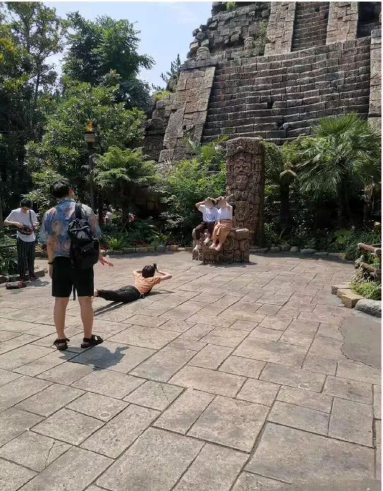 小学生打架都是这样的吗