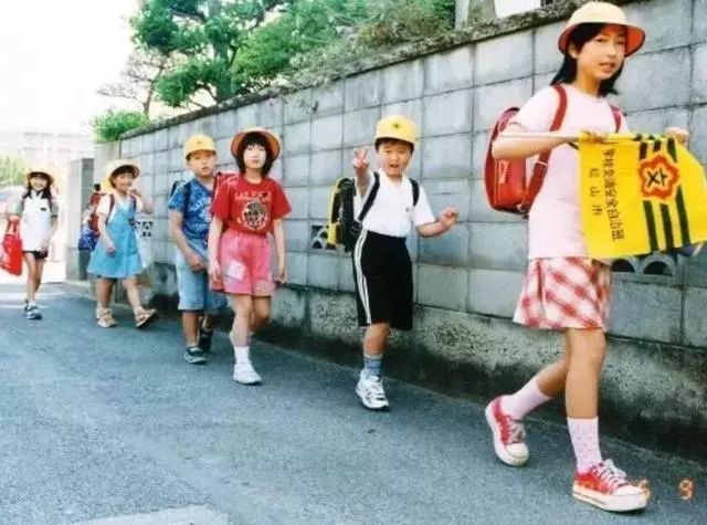 2018年澳门经济总量位居世界第几_1999年澳门回归图片(3)