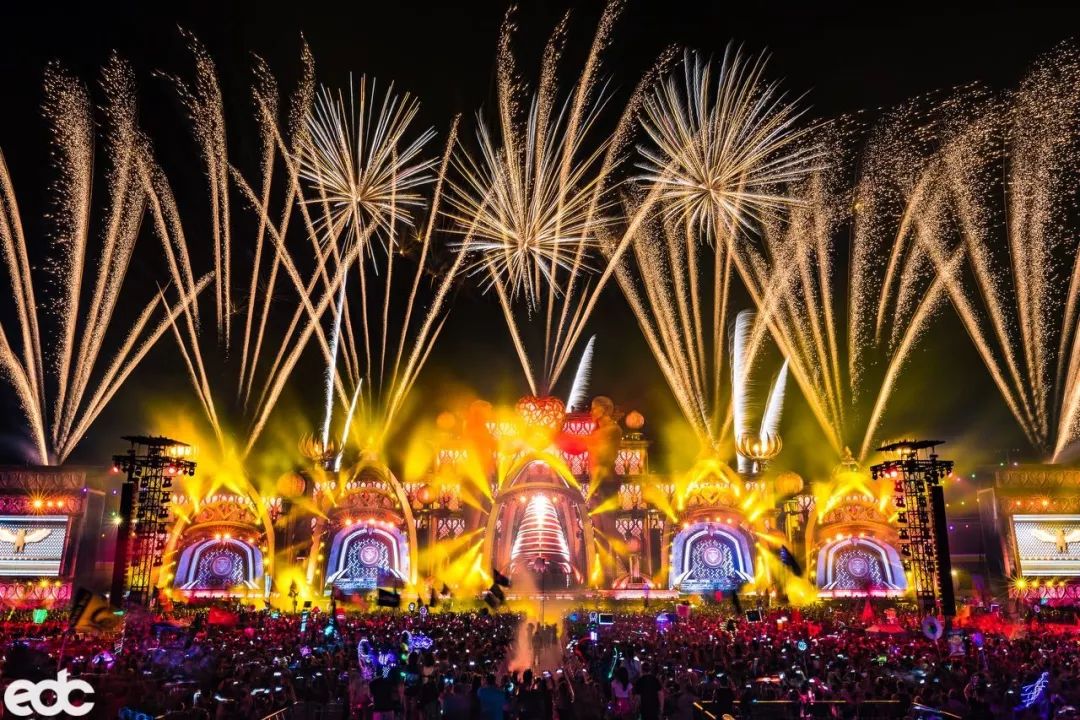 萤火虫上市发布会回放 4dbebee564204308bcd83bde9f8a1a36.jpeg