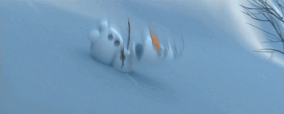 他们在雪中玩了两天,堆雪人,尽情的享受.《冰雪奇缘》中