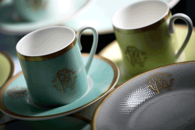 (6杯6碟/套) 原价 12000 可享每满400减50 人们因独具代表性的动物