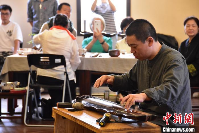 台湾免费教育几年 eec1544588db4c4097bc0cc8bc61352c.jpeg