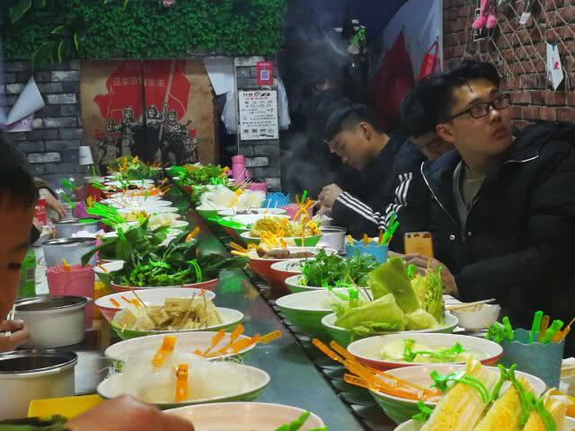 旋转小火锅人均消费_旋转小火锅图片