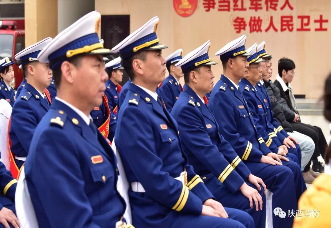 薛辉支队长从张思德消防服务队的成立背景,发展历程以及下一步工作