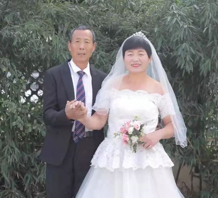 免费中老年婚纱摄影_婚纱摄影