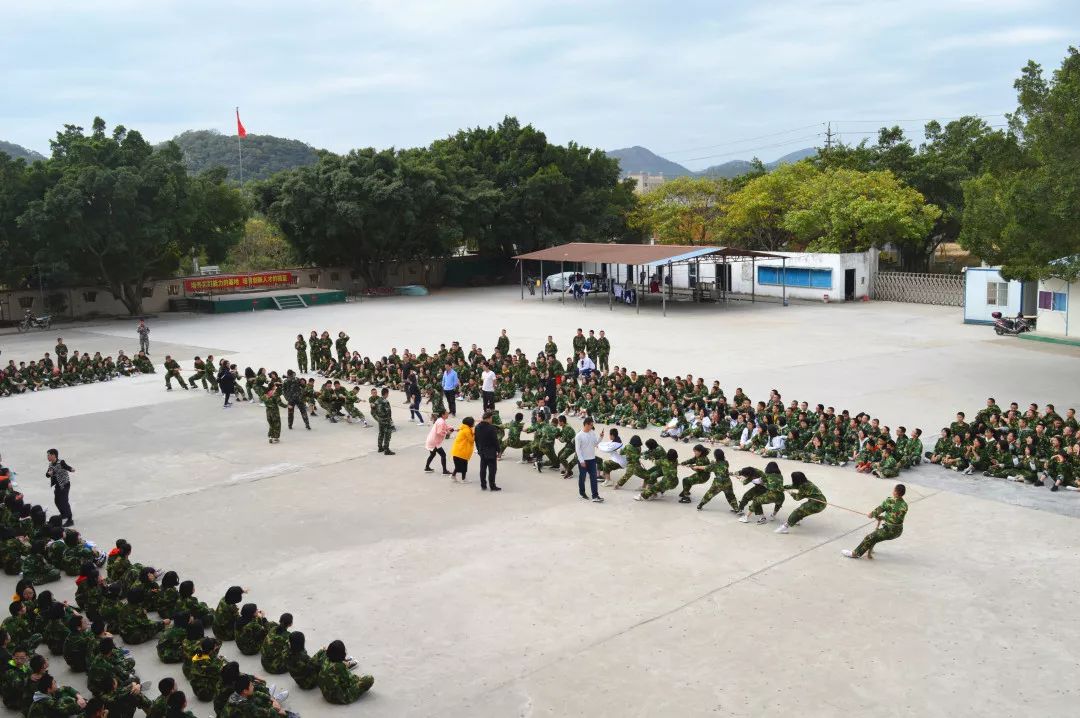 拉练重走红军路队列训练消防知识合照【来源:泉州实践基地】返回搜狐