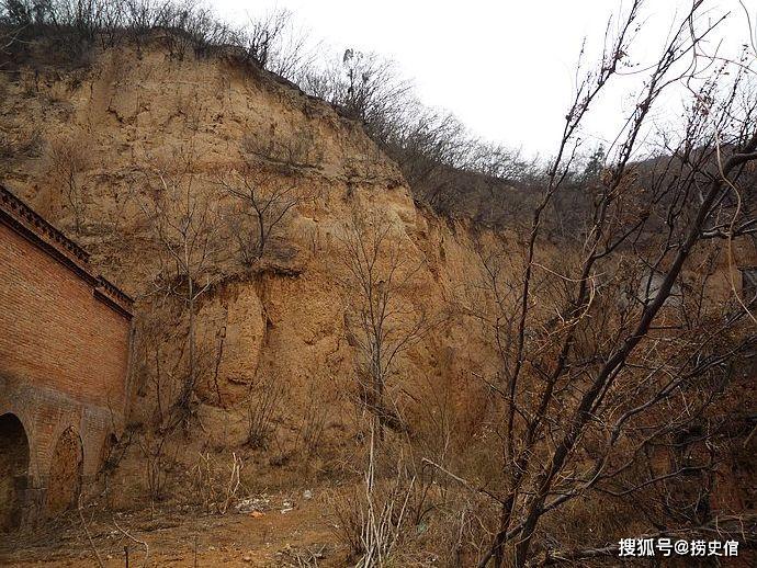 隋唐洛口仓的遗址隋大业二年(606年,在巩县东南兴建洛口仓,把从江南