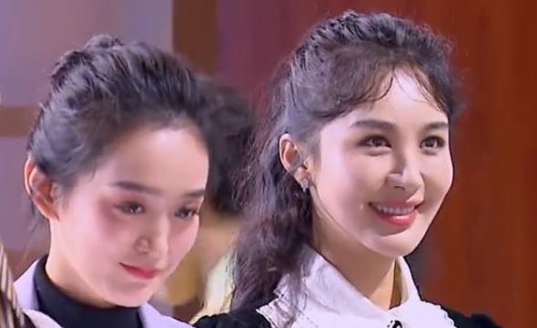靠着好身材出圈的李菲儿原本可以延续这个人设,可为什么想不开去动脸
