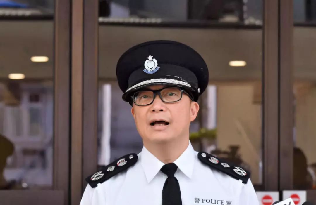 关键时刻,港警"一哥"警告暴徒!