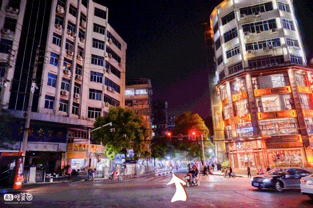步行街 街道 街景 商业街 639_425 gif 动态图 动图