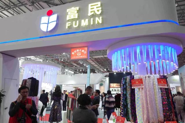 纺织头条 从全国优秀向世界领先迈进,虎门再掀时尚旋风 虎门服交会暨时装周今日启幕