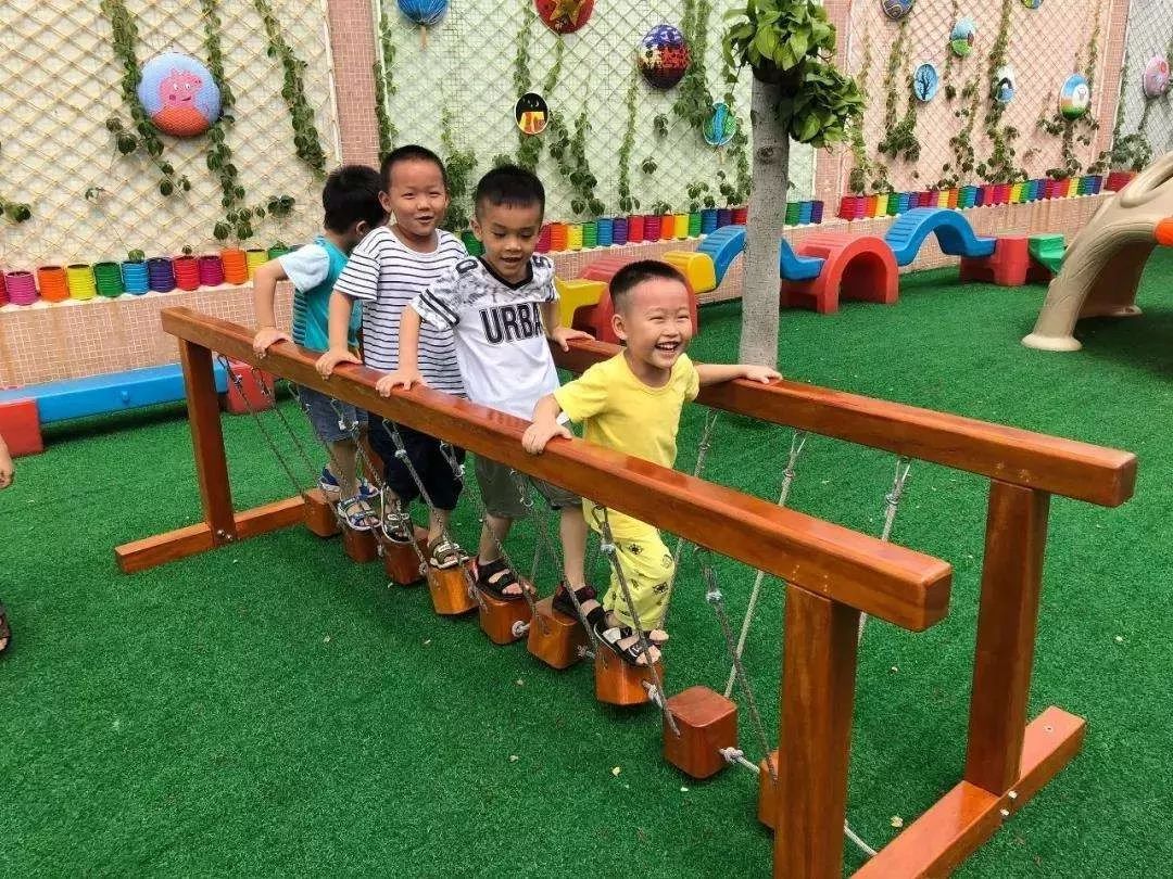 2020蠡县幼儿园排名_蠡县平安路消防救援站迎来嘉沐幼儿园萌娃零距参观