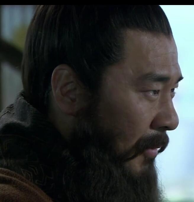 为什么说鲍国安的曹操远胜陈建斌的?看煮酒论英雄这一幕就知道了!